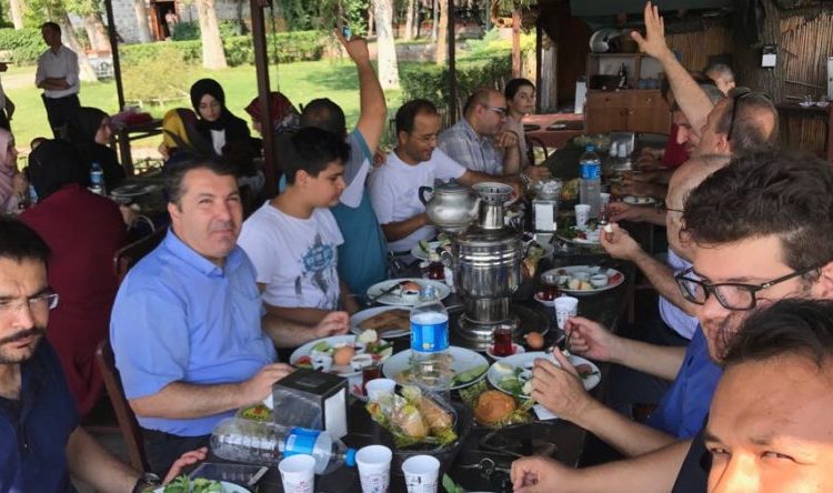 Eymir Bağ Evinde Kahvaltı
